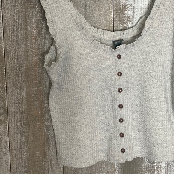 SOLD! {Wild Fable} Crop Tank Top - Picture 3 of 8